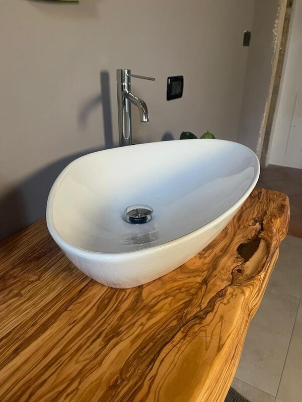 Mensola Sospesa per Lavabo Design in legno di ulivo 