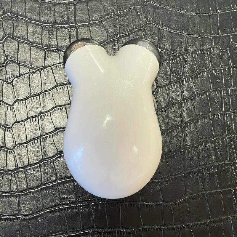 Massage visage tonifiant micro-courant
