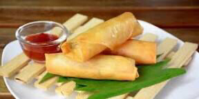 1.MINI LOEMPIAS 8 STUKS (vegetarisch)