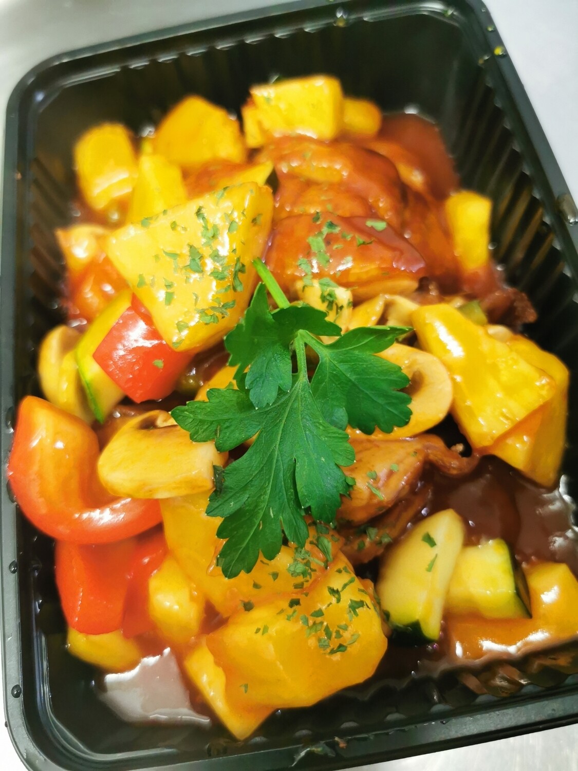 E3.EEND MET ZOETZURE SAUS