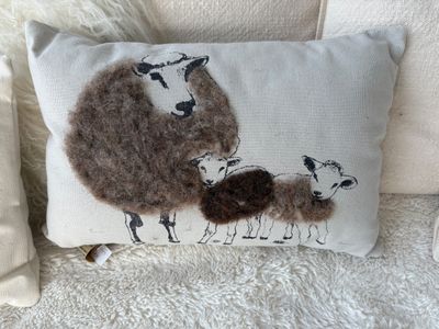 COUSSINS EN LAINE DE MOUTON