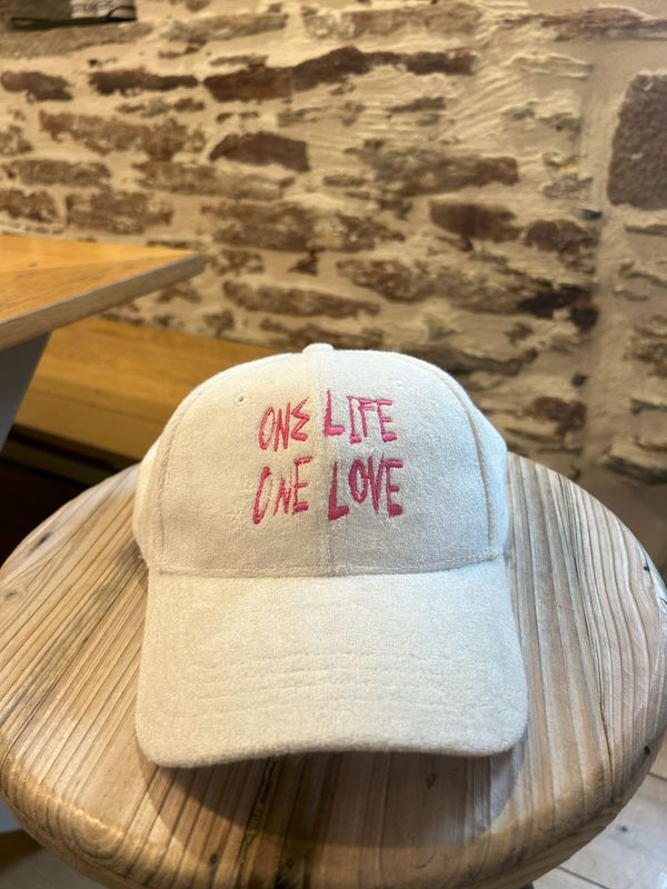 CASQUETTE CARLA EPONGE &quot;ONE LIFE ONE LOVE&quot;