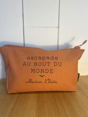 TROUSSE BILLIE &quot;ESCAPADE AU BOUT DU MONDE&quot;
