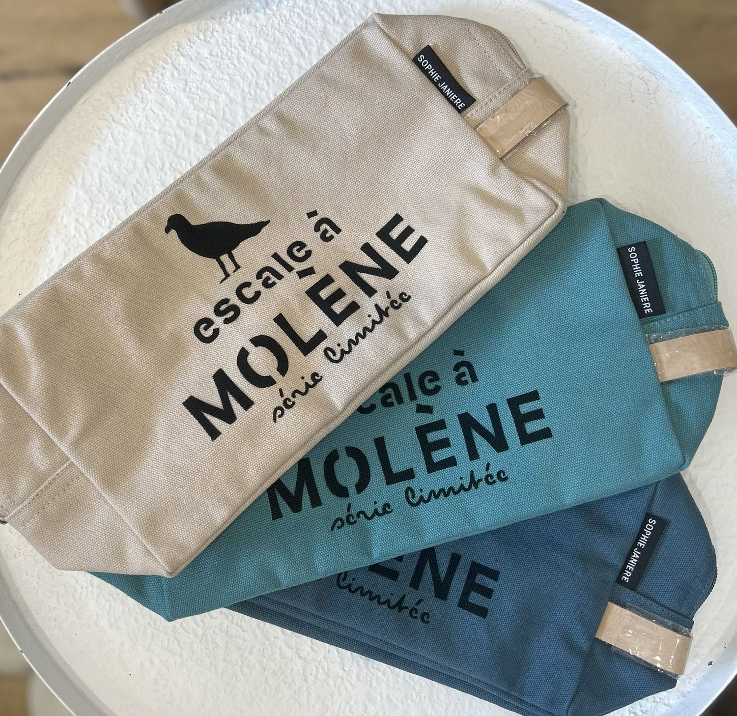 TROUSSE DE TOILETTE &quot;ESCALE A MOLENE&quot;