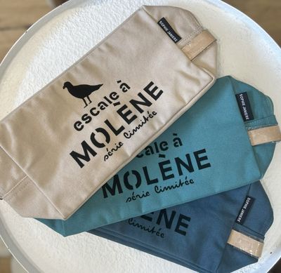 TROUSSE DE TOILETTE &quot;ESCALE A MOLENE&quot;
