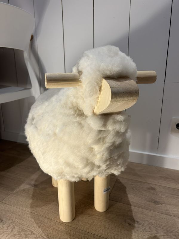 TABOURET MOUTON GÉANT TABOURET MOUTON GÉANT