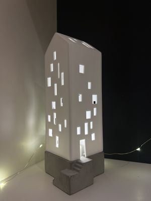 MAISON/IMMEUBLE PHOTOPHORE AVEC ESCALIERS