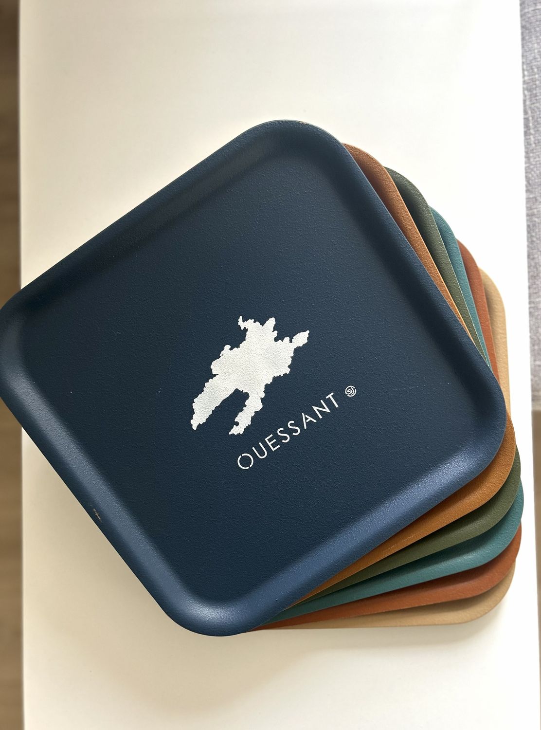 PLATEAUX PERSONNALISÉS &quot;OUESSANT&quot; 30X30