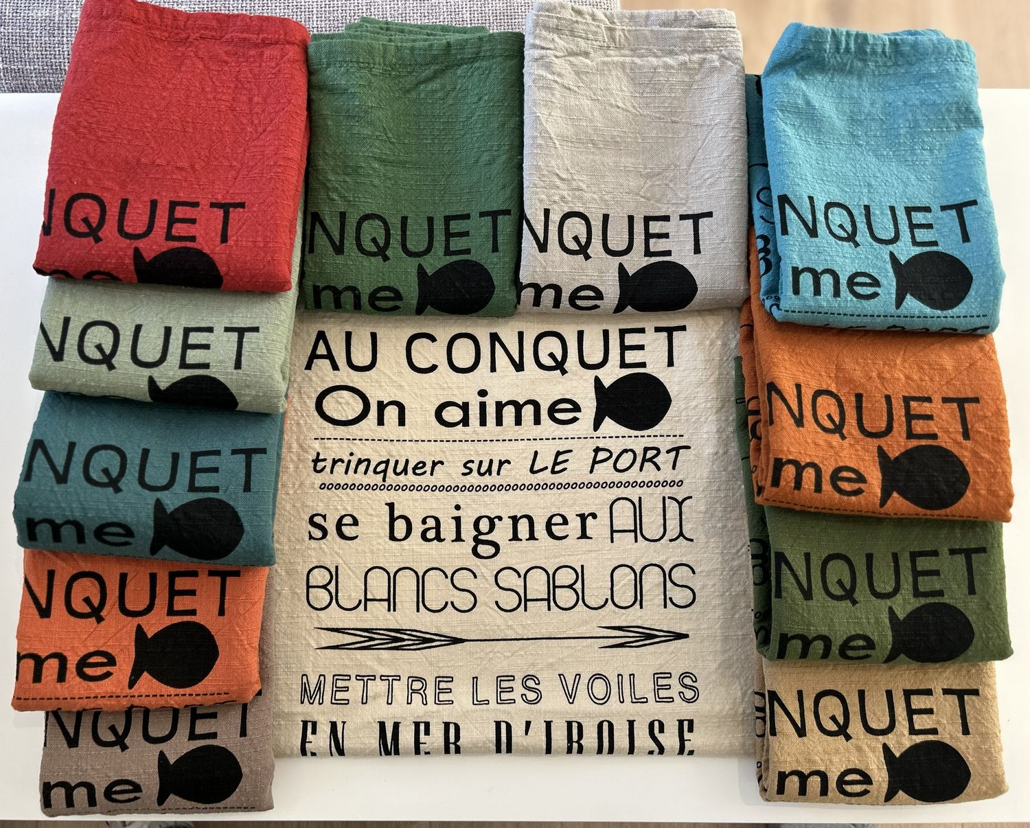 TORCHON "AU CONQUET ON AIME" TORCHON "AU CONQUET ON AIME"