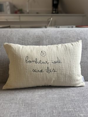 COUSSIN 30X50 "BONHEUR IODÉ AUX ÎLES"