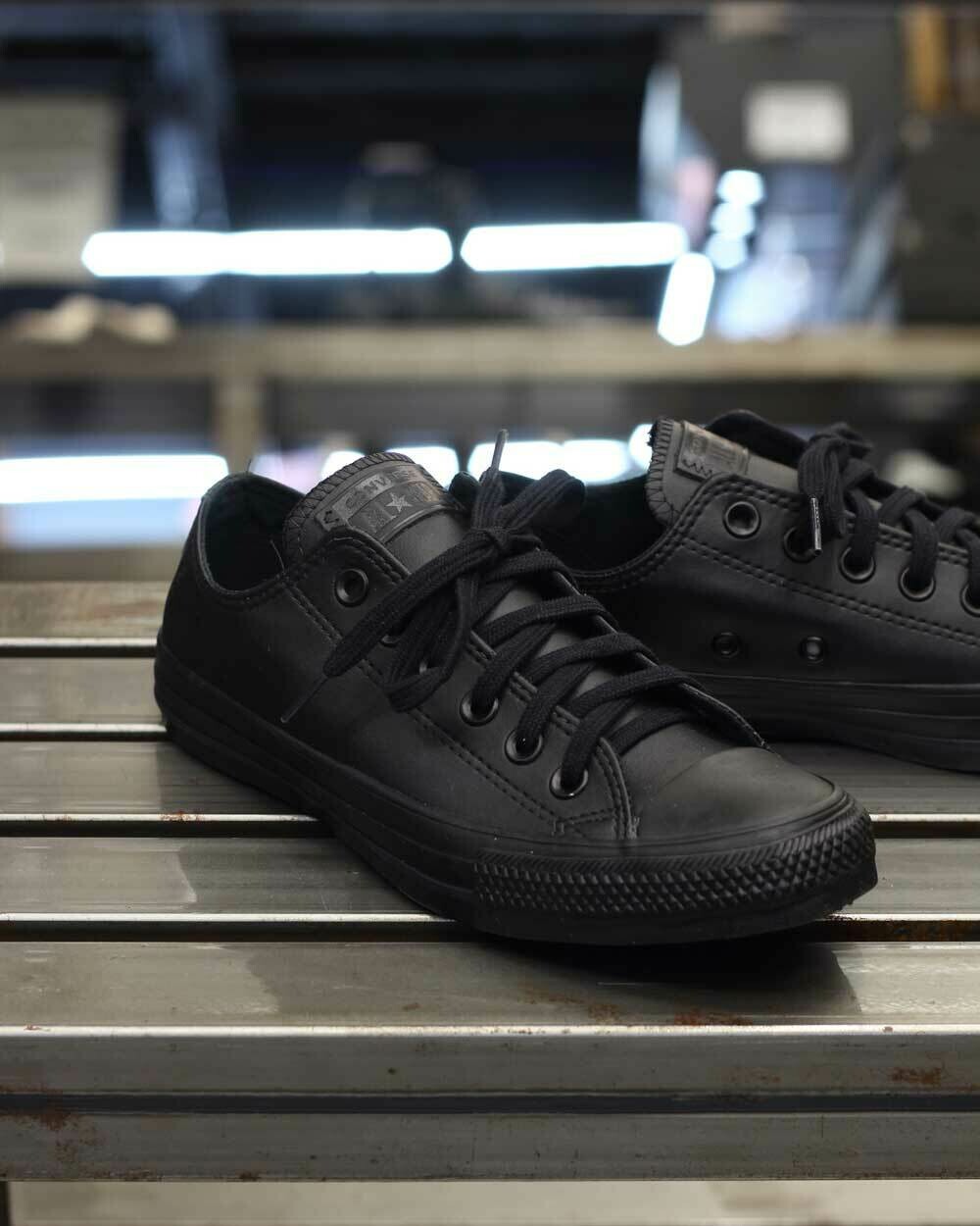 converse monochrome preto