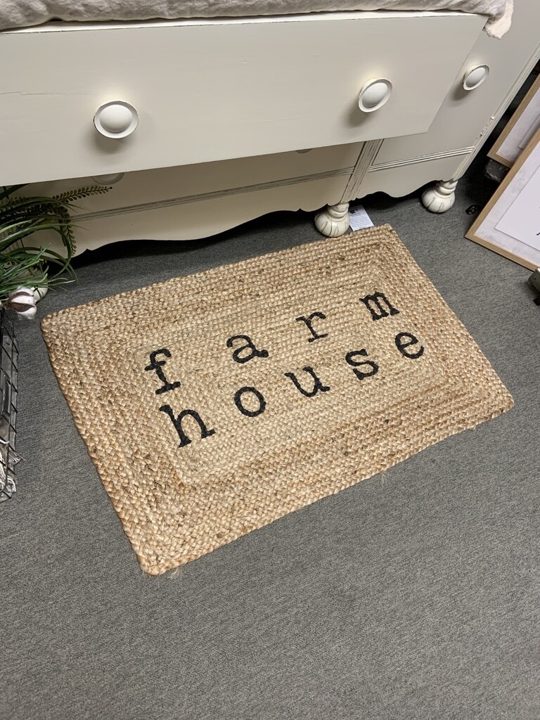 Farm house rug 2'x3'