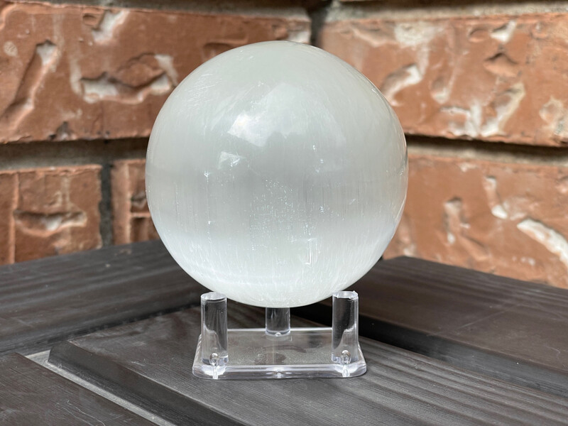 selenite sphere 8cm 