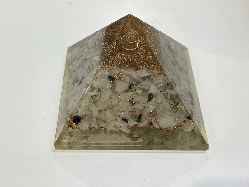 orgonite pyramid moonstone M