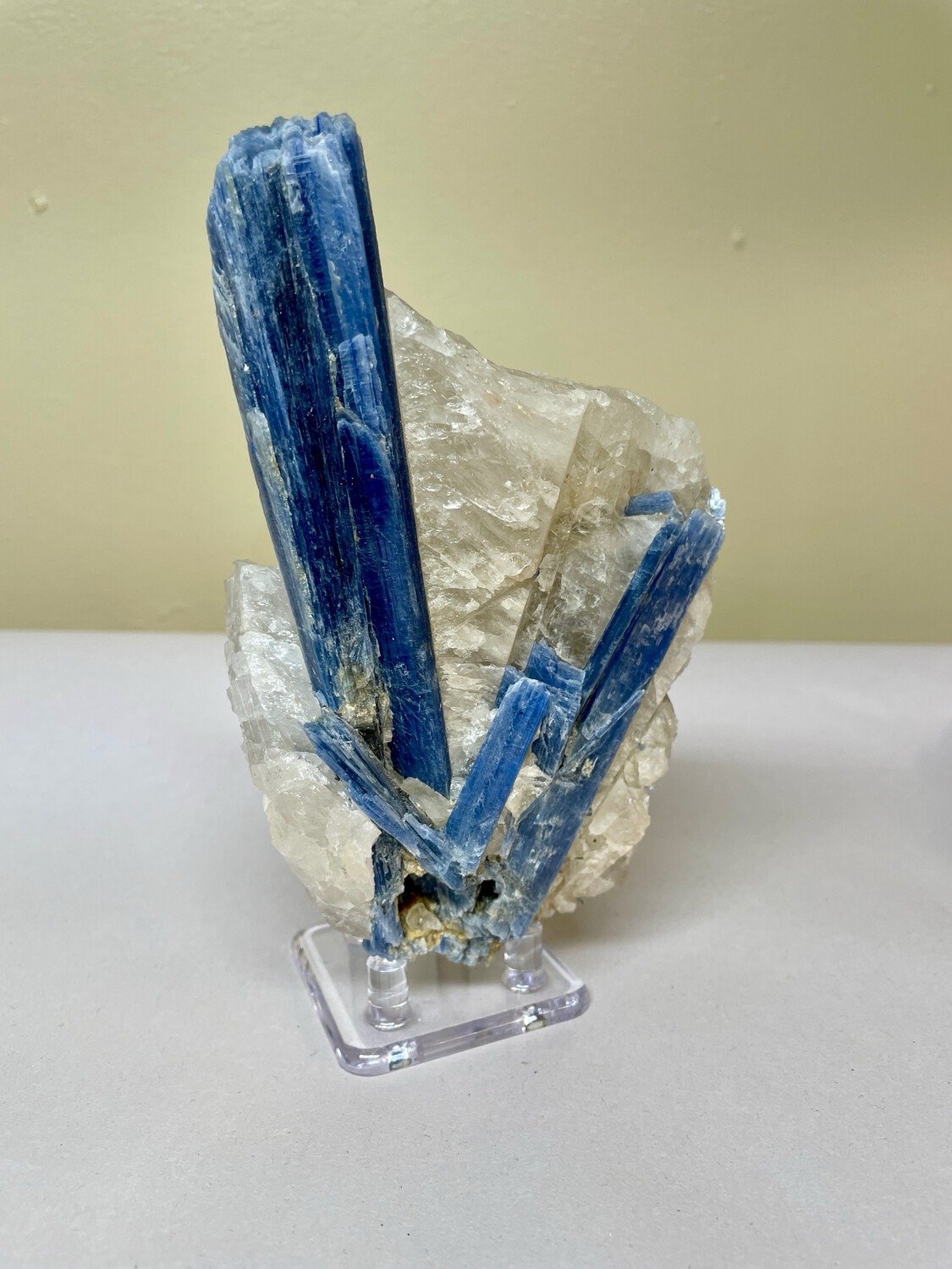 Kyanite in Quartz 0.85kg
