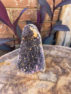 Amethyst Cut Base w/ UV Calcite Uruguay 0.42kg