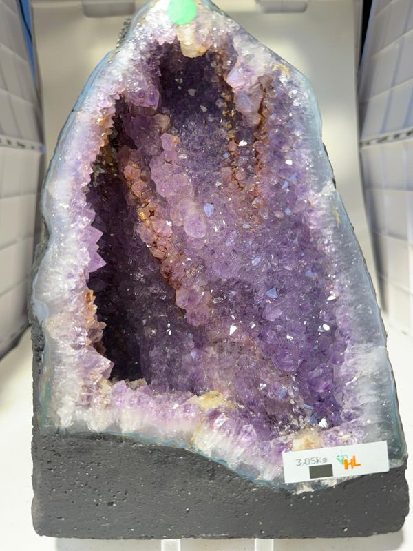 amethyst calcite cathedral 3.05kg