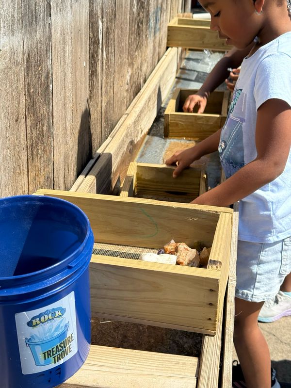 Treasure Trove Bucket