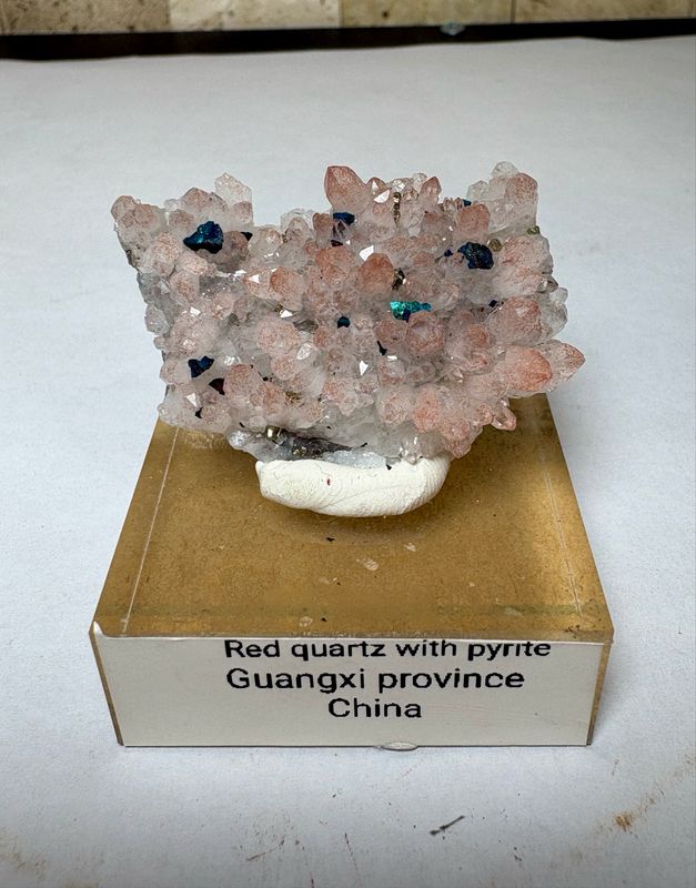 Red capped hematite Quartz with Chalcopyrite 50g