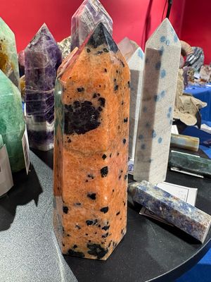 Orange calcite tower 900g
