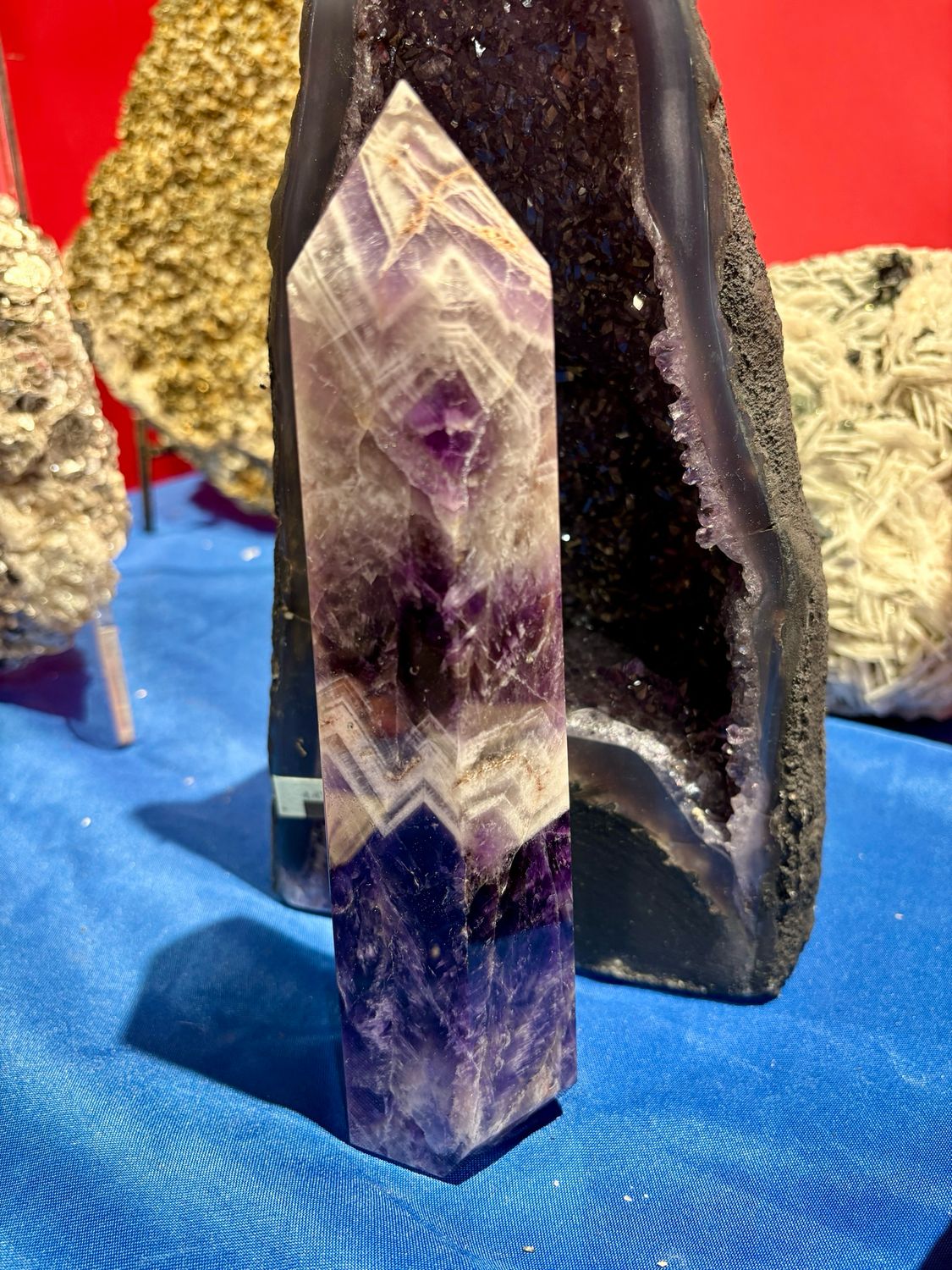 chevron amethyst tower 1.07kg