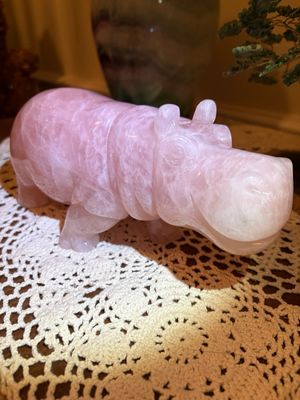 Hippo, Rose Quartz 4x9in 2.06kg Hippo, Rose Quartz 4x9in 2.06kg
