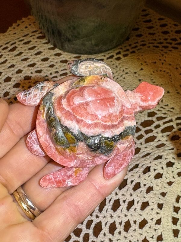 Rhodochrosite, Turtle 2 3/4in 0.1kg