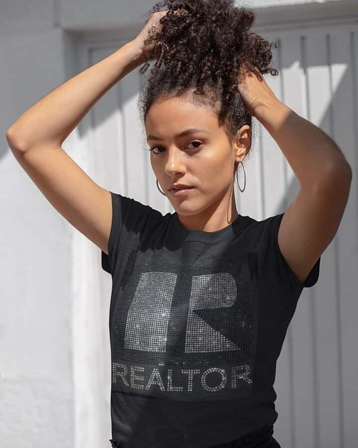 Realtor R Shirt