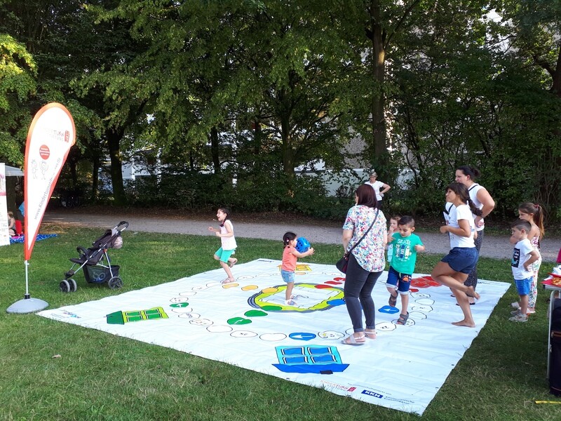 Spielplane Großformat - Outdoor XXL - Mensch beweg&#39; dich!