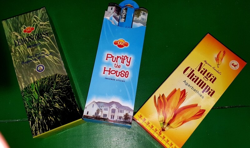 &quot;Sandalwood - Nag Champa&quot; Incense Sticks (Box/20 Sticks)