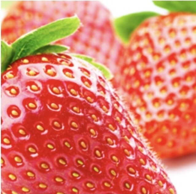 Strawberry Lip Balm Flavor Oil (2ozs)