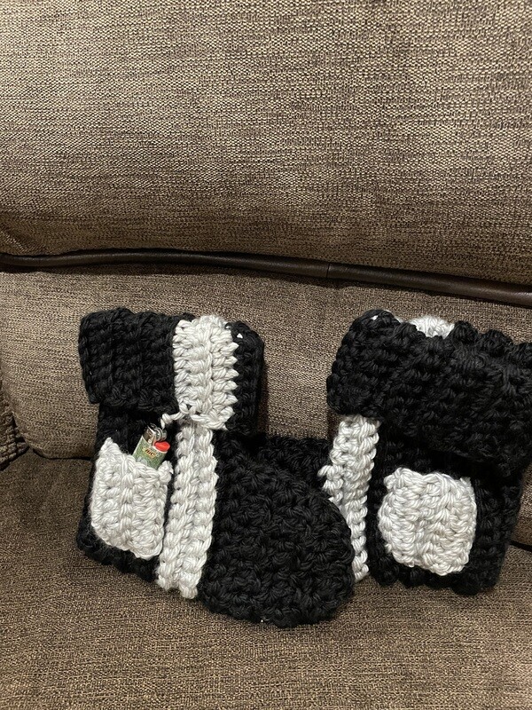 Slippers with pocket