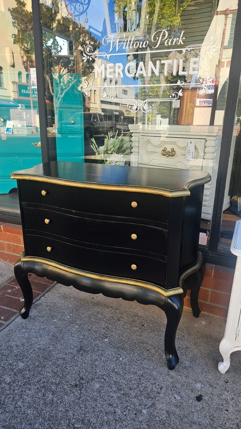 Dresser