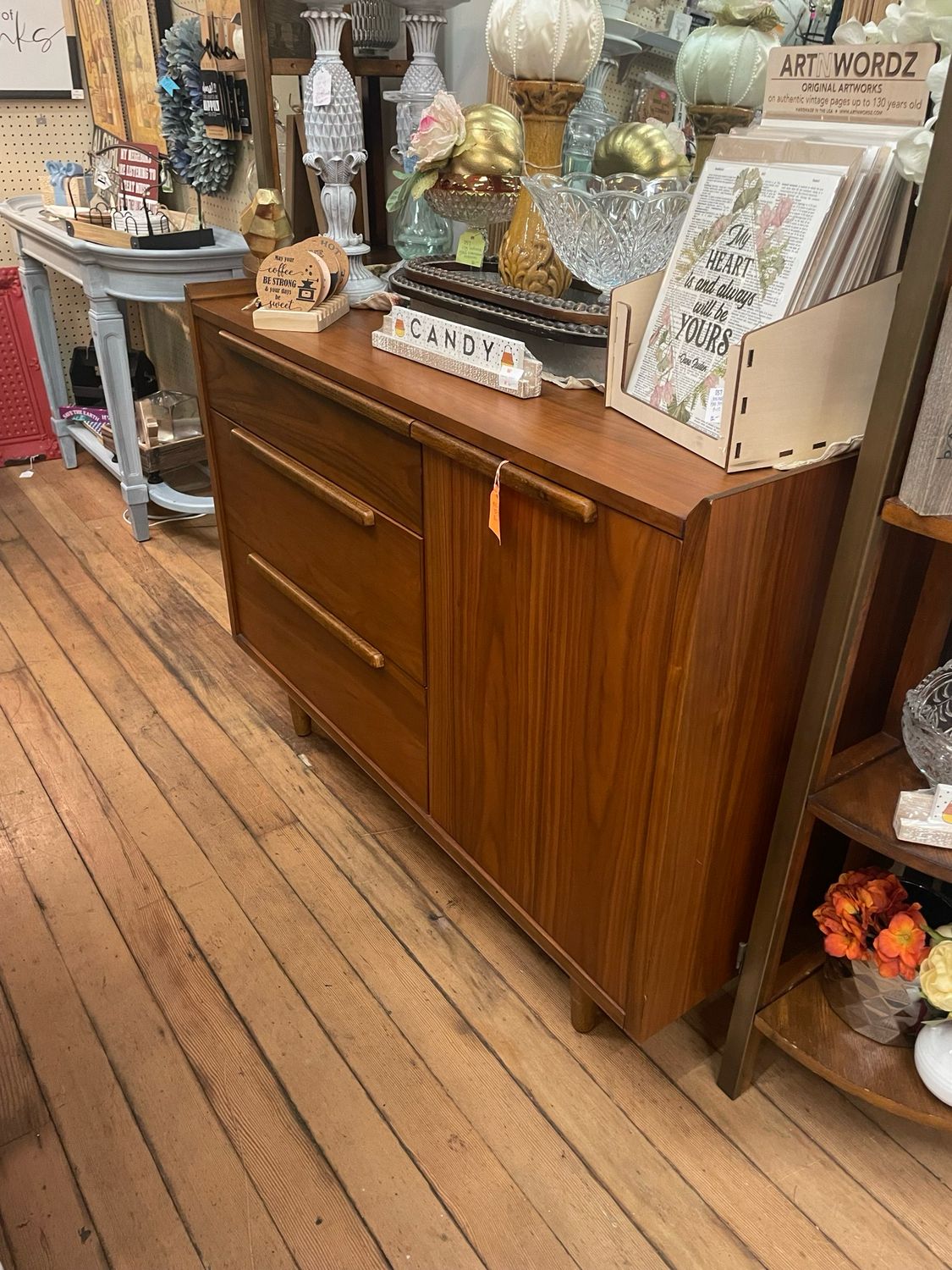 Dresser