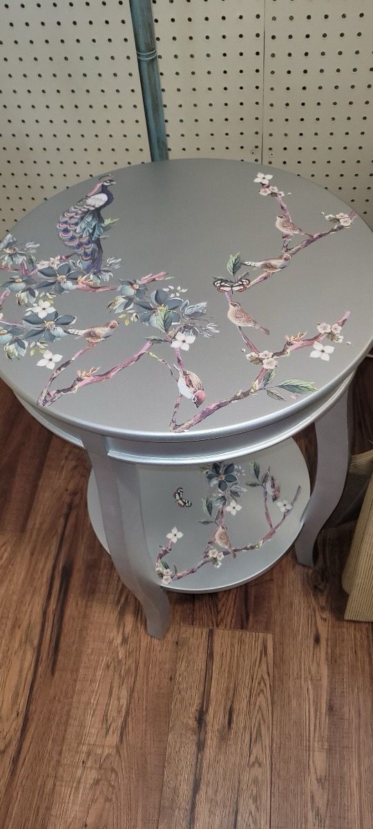 Accent Table