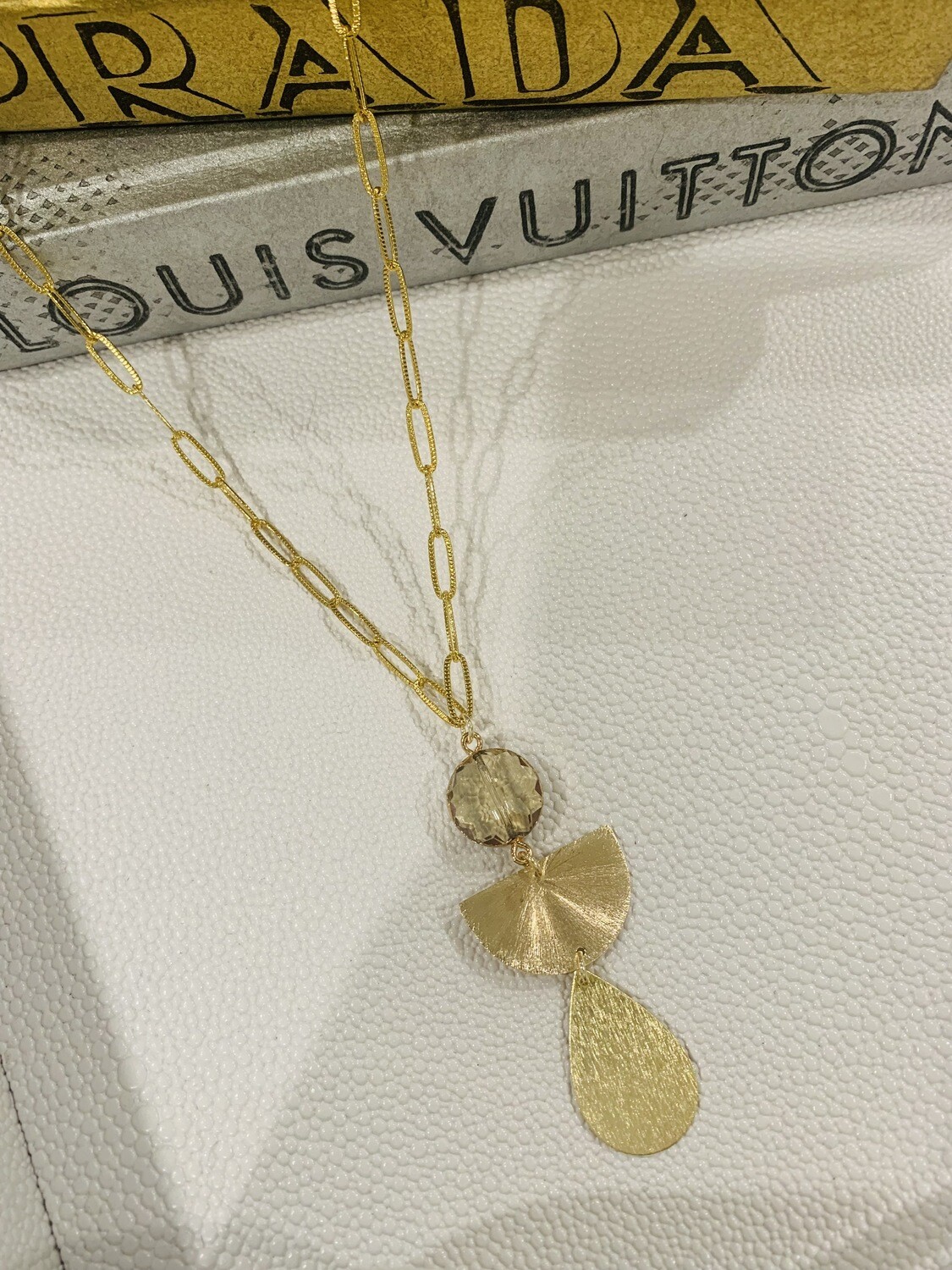 SJ Necklace Gold Teardrop Jewel