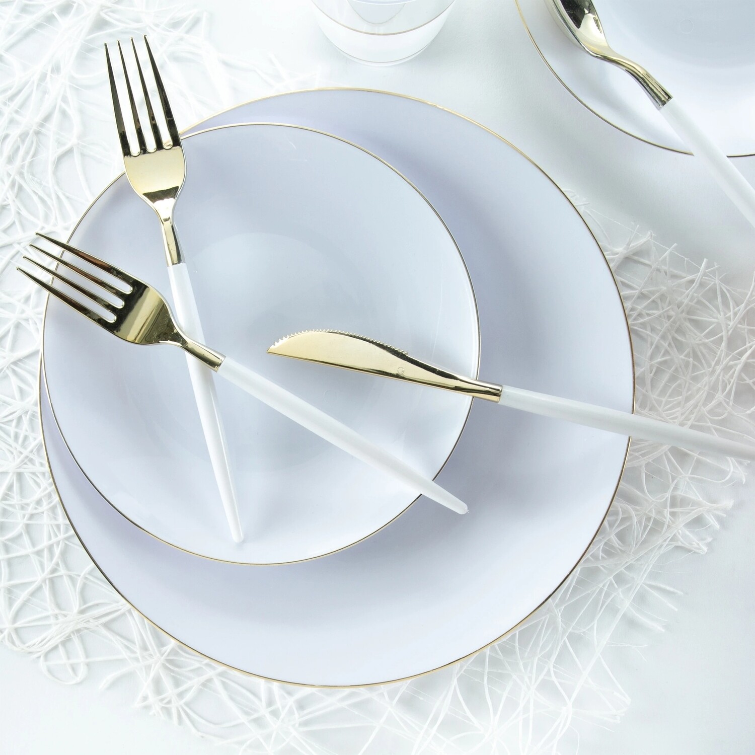 Luxe Dinner Plates Round White w/Gold Rim