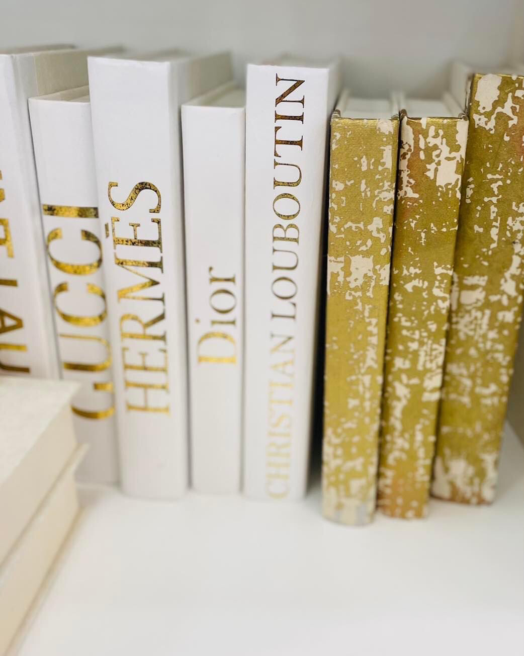 Decor Book Distressed Gold 