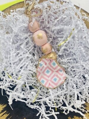 Bead Keychain Oyster Pink/Blue