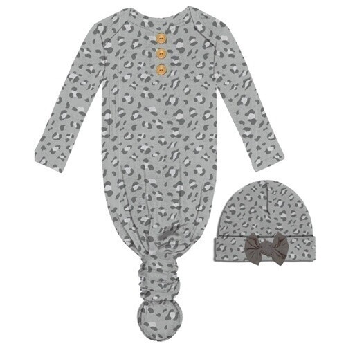 Infant gown and hat set leopard