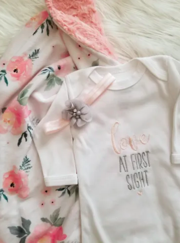 Newborn Baby Gown LOVE AT FIRST SIGHT-PINK