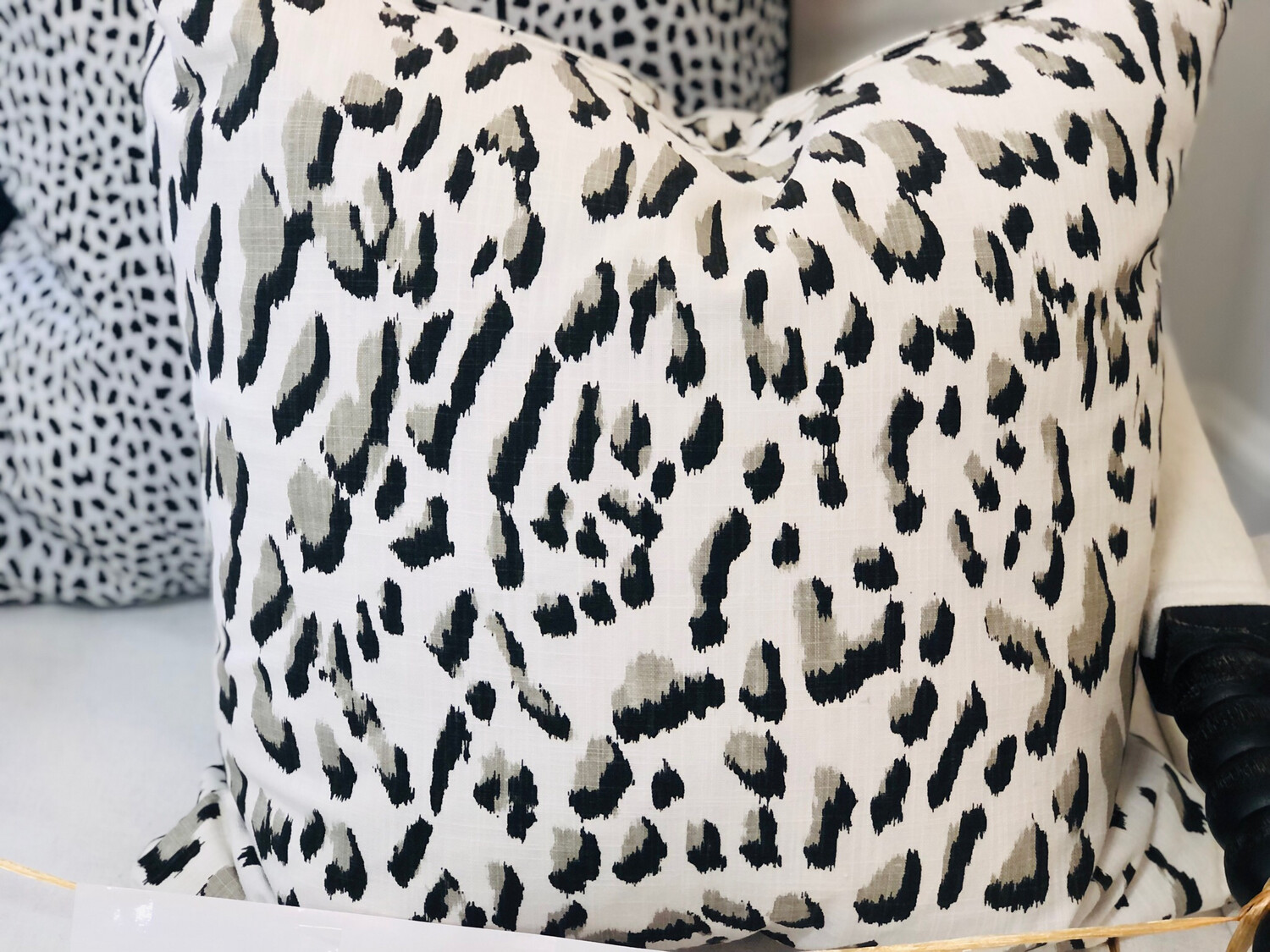 Pillow Grey & Black Leopard 