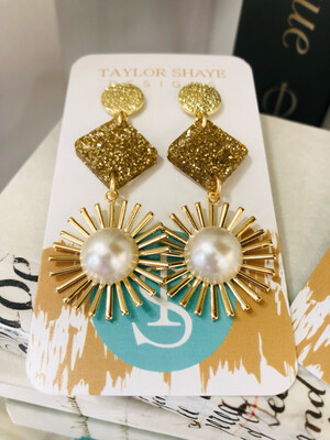 Taylor Shaye Earrings "Sassy Starburst" Glitter
