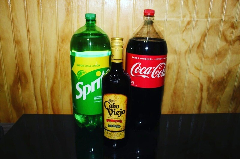 Promoción ron cabo viejo + bebida (coca cola o Sprite)