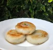 A9 - Khmer Chive Rice Cake 2pcs