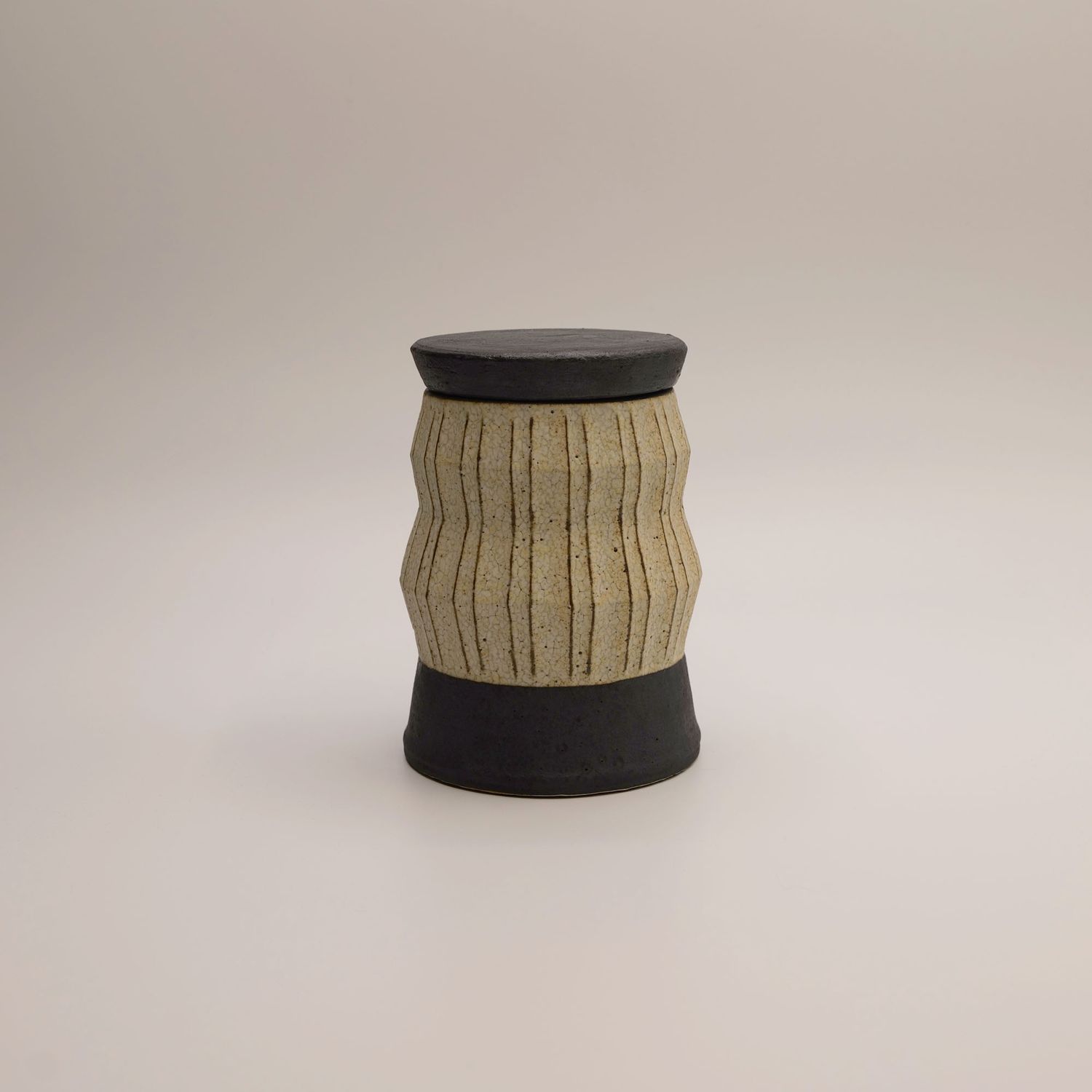 Zig-zag canister