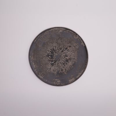 真っ平皿 まだら黒 6寸