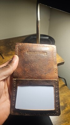 Bi-fold wallet with ID window