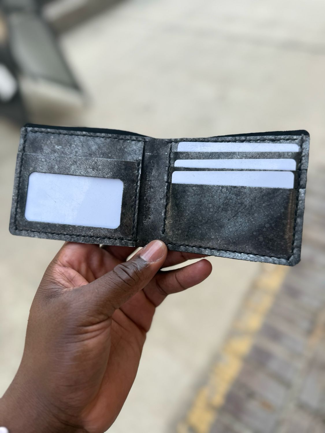 Traditional Bifold wallet ( metallic silver )