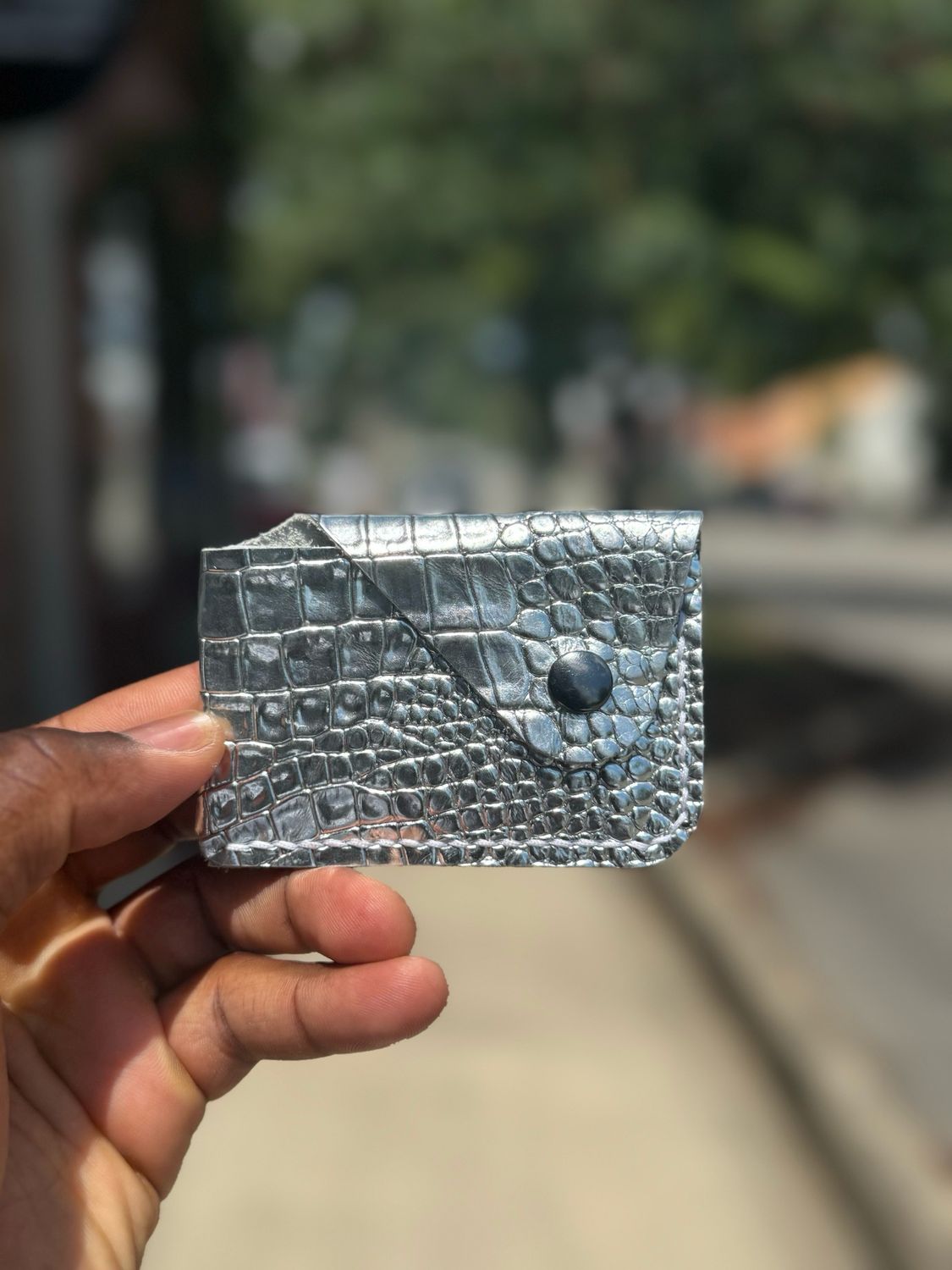 “The Snap” silver metallic alligator design